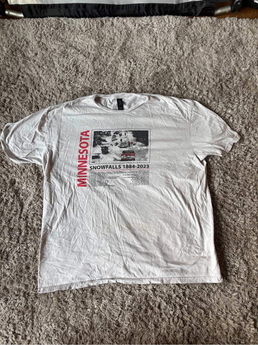 Rare Minnesota Snowfall Tee Graphic XL T-Shirt